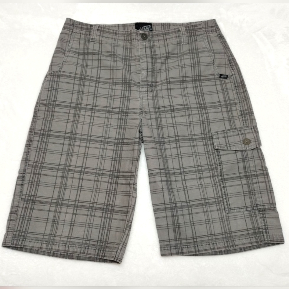 Vans plaid khaki cargo shorts size 32